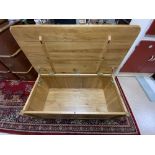 A MODERN LIGHT OAK BLANKET BOX OF ERCOL DESIGN MADE BY JB GLOBAL, 104 X 54 X 50CMS