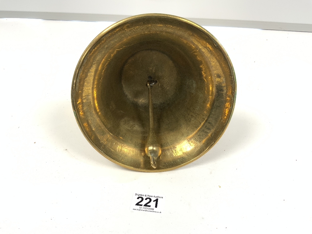 A POLISHED BRASS SHIPS BELL - Image 3 of 3