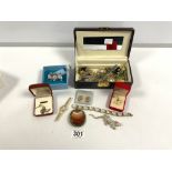 A QUANTITY OF COSTUME JEWELLERY INCLUDING AGATE BROOCH, OPAL, INSECT AND BIRD BROOCHES ETC