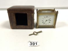 VINTAGE CASED SQUARE FRENCH BRASS CARRIAGE CLOCK WITH KEY, 9.5 X 9CMS