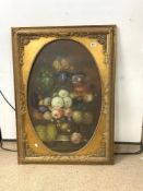 A 20TH CENTURY OIL OF FLOWERS ON CANVAS IN AN ORNATE GILT FRAME, 58 X 90CSM