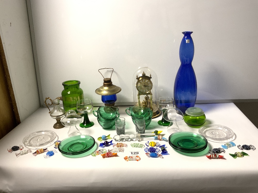 A SMALL QUANTITY OF GLASS SWEET ORNAMENTS, MIXED GLASS WARE AND A CLOCK UNDER DOME - Image 3 of 12