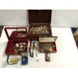 A LARGE QUANTITY OF VINTAGE COSTUME JEWELLERY AND WATCHES