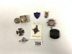 MIXED BADGES, BROOCHES, INCLUDES SILVER