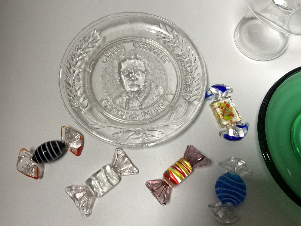 A SMALL QUANTITY OF GLASS SWEET ORNAMENTS, MIXED GLASS WARE AND A CLOCK UNDER DOME - Image 4 of 12