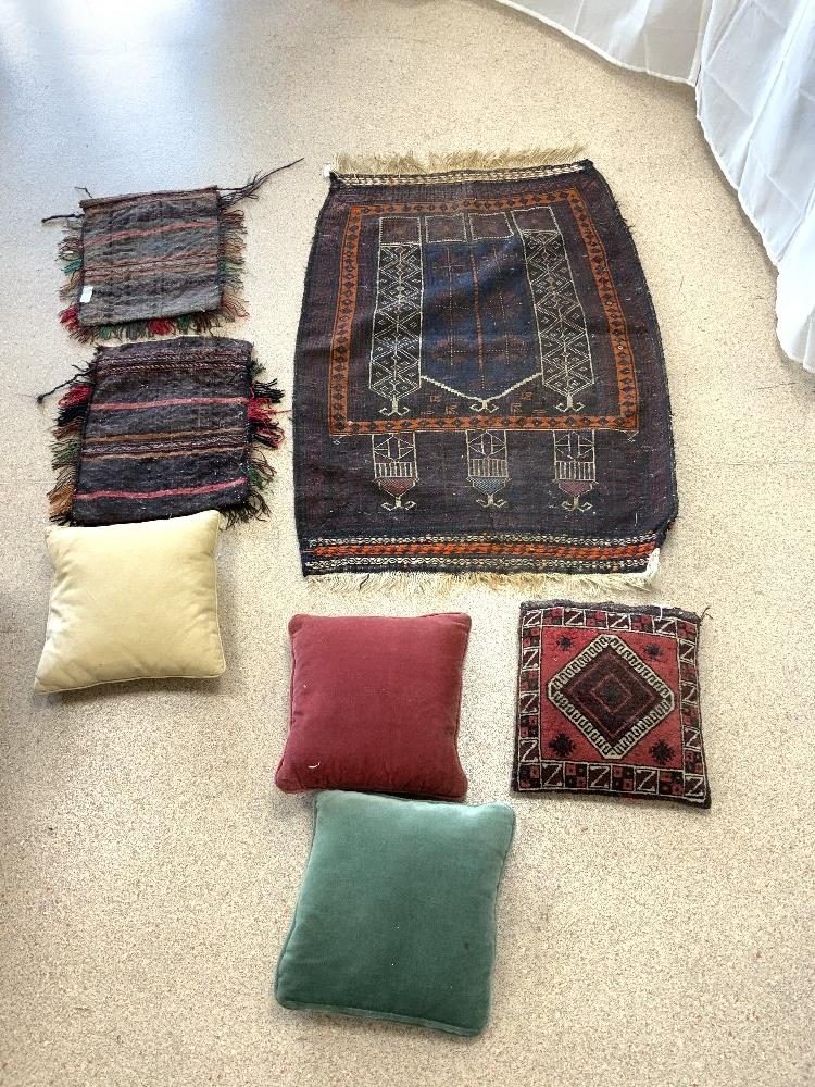 A BROWN AND ORANGE TURKISH PRAYER RUG, 90 X 130CMS, TWO CARPET BAGS, TWO TAPESTRY CUSHIONS, AND - Image 5 of 5