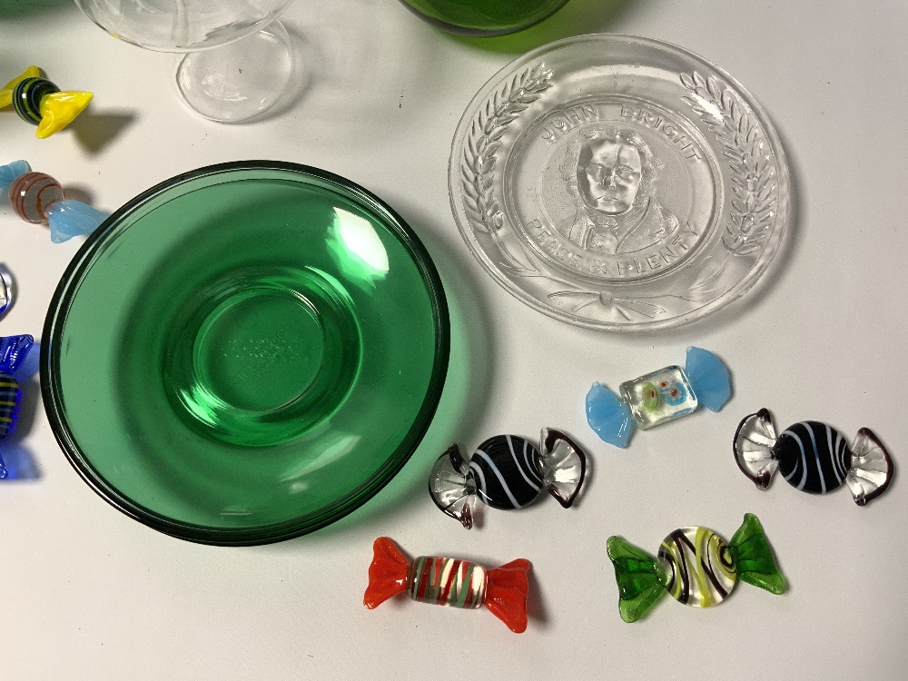 A SMALL QUANTITY OF GLASS SWEET ORNAMENTS, MIXED GLASS WARE AND A CLOCK UNDER DOME - Image 6 of 12