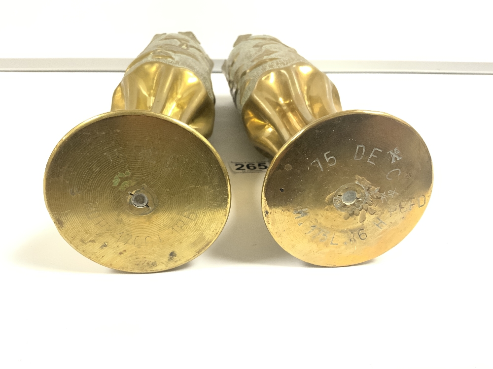 A PAIR OF BRASS TRENCH ART SHELLS WITH IVY LEAF DECORATION, 34.5CMS - Image 4 of 5