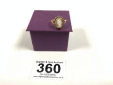 9CT GOLD RING WITH CAMEO SIZE L