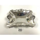 A 925 SILVER RECTANGULAR CAKE DISH WITH CAST AND PIERCED BORDER ON SPLAY FEET, 211 GRAMS, 19CMS