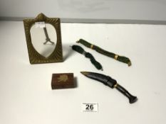 TWO VICTORIAN MISERS PURSES, A HORN HANDLE DAGGER, A BRASS PHOTO FRAME AND A ROSEWOOD BOX