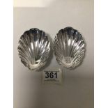 A PAIR OF EGYPTIAN HALLMARKED SILVER SHELL-SHAPED SWEETMEAT DISHES, 9CMS