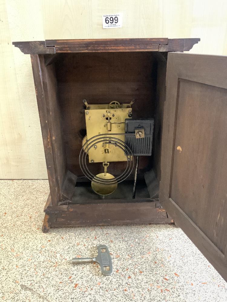 A LATE VICTORIAN OAK MANTLE CLOCK WITH BRASS SILVERED DIAL (SOME EVIDENCE OF WORM) NOT LIVE! - Image 3 of 4