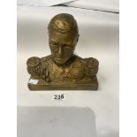 A PLASTER BUST OF HM KING EDWARD VIII, 20 X 19CMS