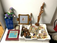 A BALI CURVED FIGURE, TWO BUSTS AND MIXED ITEMS, MAHJONG SET ETC