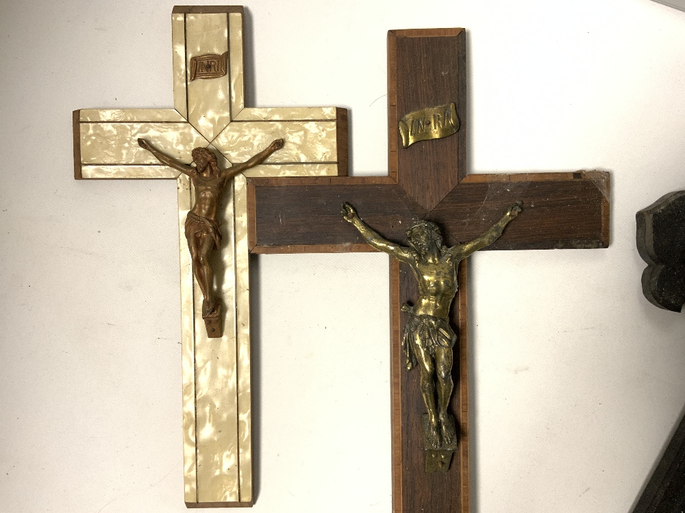 FIVE CRUCIFIXES - Image 2 of 5