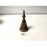 ANTIQUE BRONZE TEMPLE HAND BELL, 17 1/2 CMS