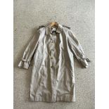 VINTAGE BURBERRY RAINCOAT MEDIUM SIZE