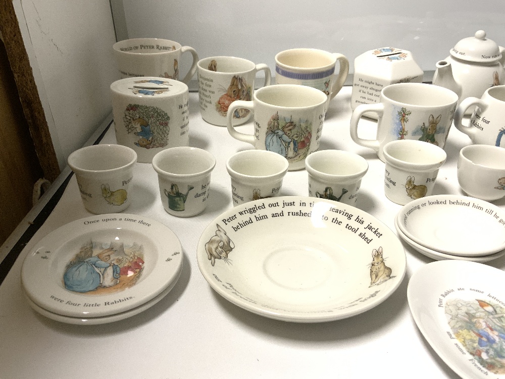 WEDGWOOD - BEATRIX POTTER DESIGNS - PETER RABBIT, 32 PIECES OF MIXED CERAMICS VARIOUS - Image 3 of 10