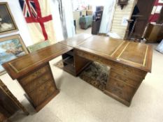 A LARGE REPRODUCTION L SHAPED FITTED DESK WITH TOOLED LEATHER TOP, 156 X 86 X 180CMS (MADE BY