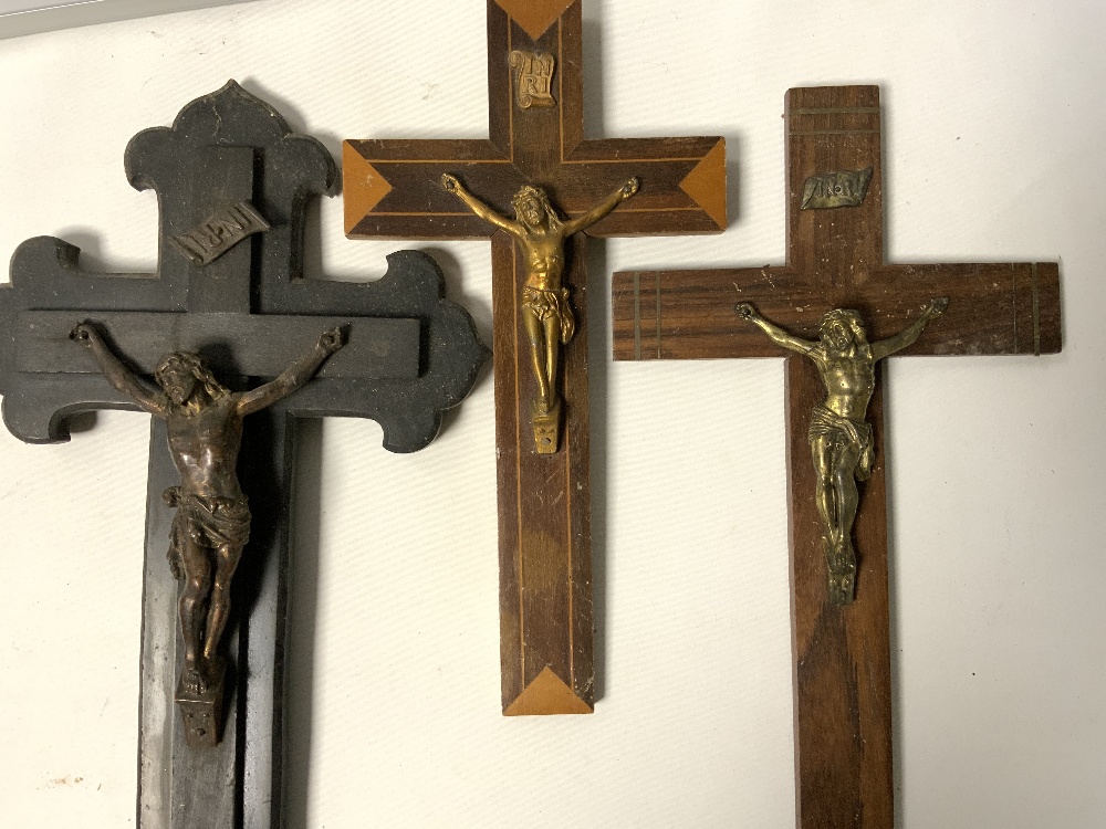 FIVE CRUCIFIXES - Image 3 of 5