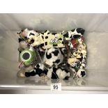 A QUANTITY OF COW RELATED NOVELTY ITEMS