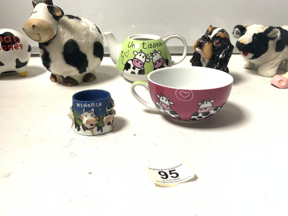 A QUANTITY OF COW RELATED NOVELTY ITEMS - Image 3 of 4