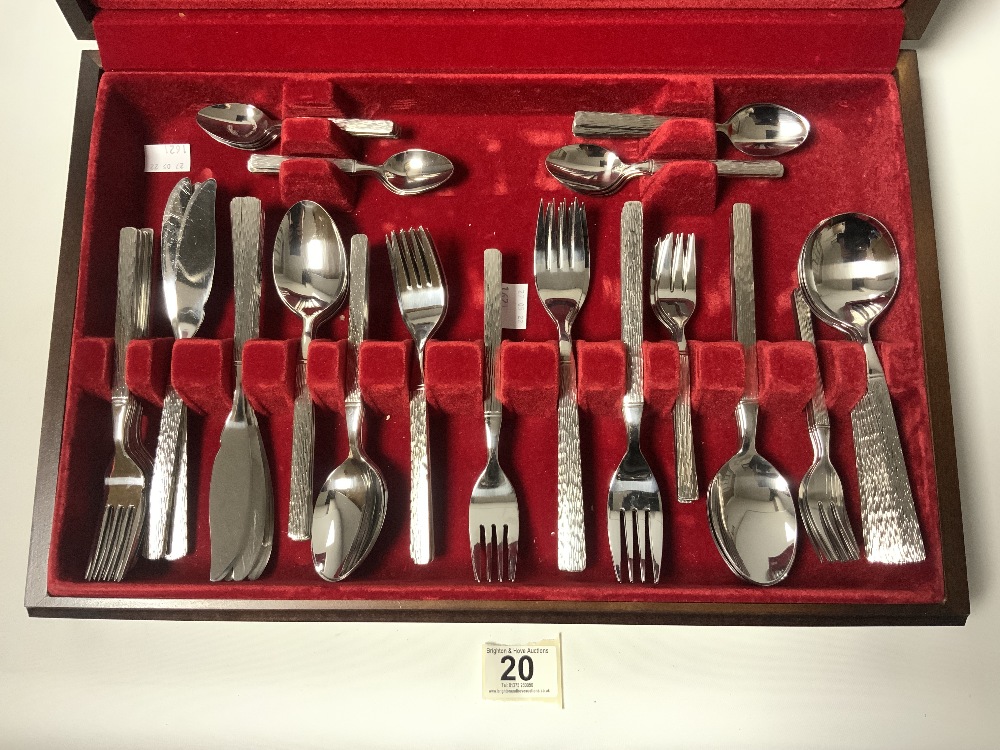 A 1960S PART CANTEEN OF CUTLERY - BY ONEIDA - Image 2 of 5