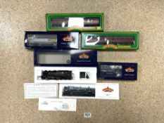 BOXED BACHMANN TRAINS AND CONTAINERS WITH BOXED AGE OF STEAM CARRIAGES