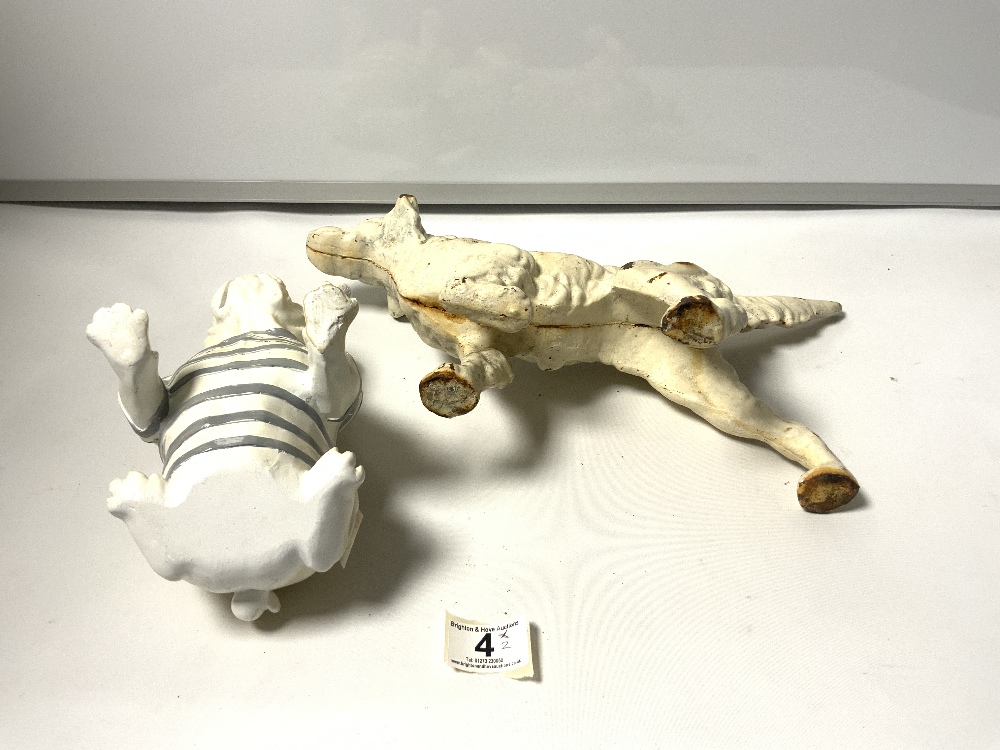 A CAST IRON FIGURE OF A RETRIEVER, 38 X 22CMS, AND A PLASTER FIGURE OF A BULLDOG - Image 4 of 4