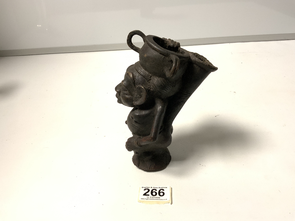 AFRICAN METAL STATUE TRIBAL ART OF A FIGURE CARRYING VESSELS, 19CMS - Image 2 of 4
