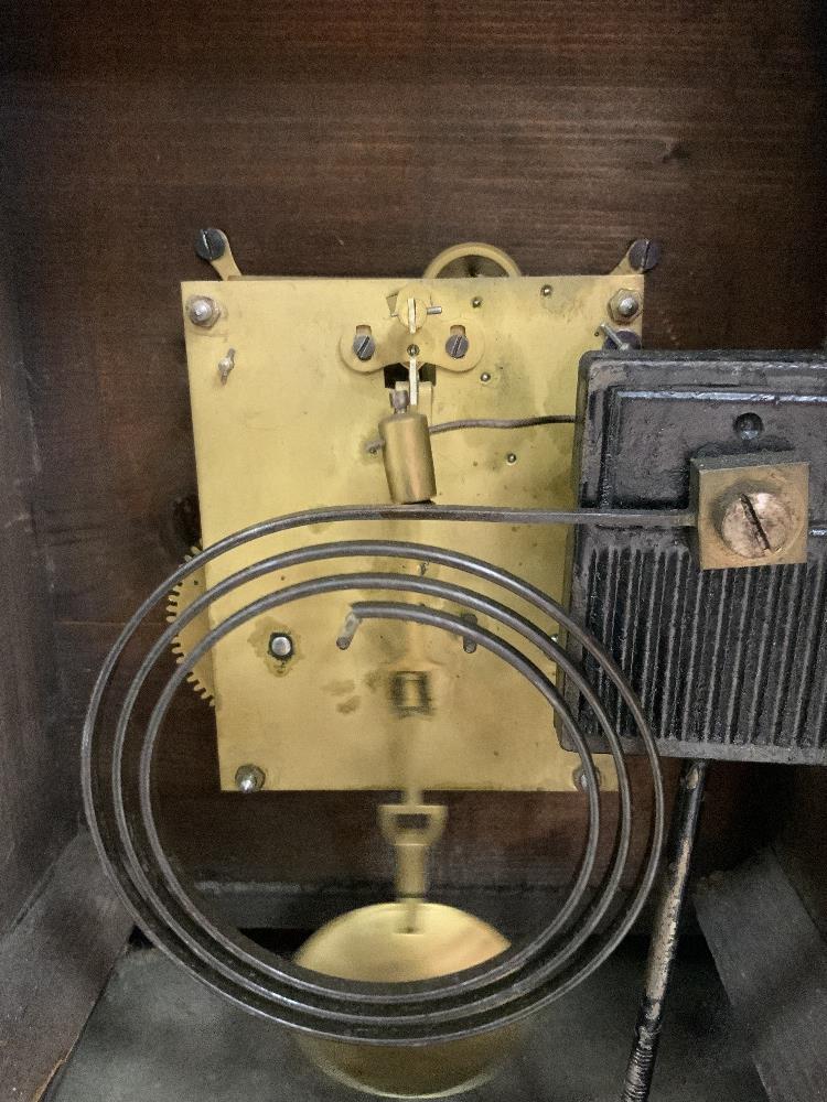 A LATE VICTORIAN OAK MANTLE CLOCK WITH BRASS SILVERED DIAL (SOME EVIDENCE OF WORM) NOT LIVE! - Image 4 of 4