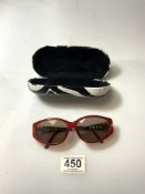 A PAIR OF VINTAGE 1980S CHRISTIAN DIOR STYLE LADIES SUNGLASSES - 2768