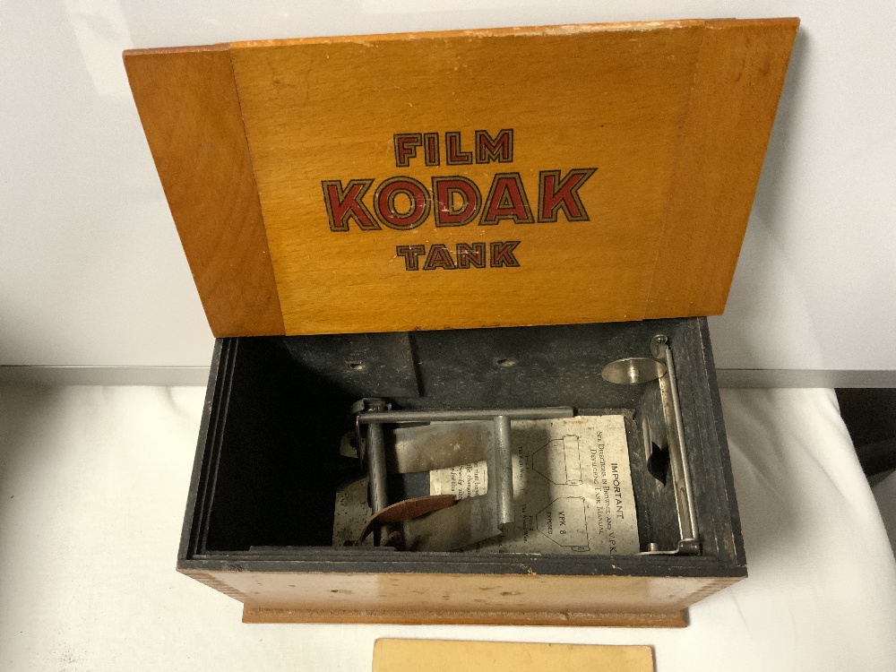 KODAK BROWNIE OUTFIT BOXED SET IN ORIGINAL BOX - Image 4 of 4