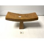 A HARDWOOD CURVED AFRICAN HEAD REST