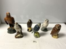 WHITE AND MACKAY ROYAL DOULTON GOLDEN EAGLE WHISKY BOTTLE, 27CMS, AND FIVE OTHERS, VARIOUS BIRDS