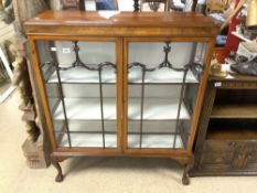 1930S GLAZED WALNUT CHINA CABINET ON CABROILE LEGS AND BALL AND CLAW FEET, 104 X 34 X 126CMS