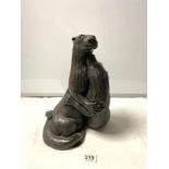 RESIN BRONZE EFFECT MODEL OF TWO OTTERS