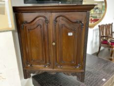LATE VICTORIAN MAHOGANY CORNER CABINET WITH CARVED DECORATION, 42 X 50CMS BY MAPLE & CO
