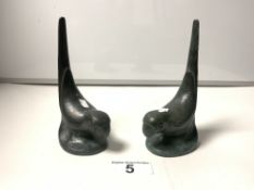 A PAIR OF ART DECO-STYLE BRONZE PARROT BOOKENDS, 26CMS