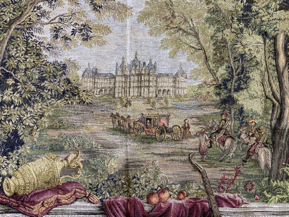 FRENCH MACHINE TAPESTRY WALL HANGING WITH SCENE OF CHATEAU DE CHAMBORD, 105 X 145CMS - Image 2 of 4