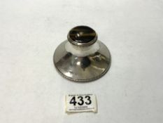 HALLMARKED SILVER CAPSTAN INKWELL WITH A TORTOISE SHELL INSET LID 9.5CMS BIRMINGHAM 1911