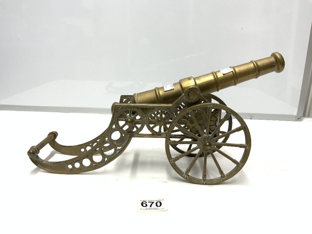 A BRASS CANNON ON CARRIAGE - Image 3 of 3
