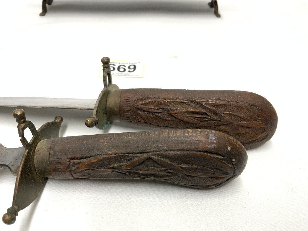 EASTERN CARVED WOOD KNIFE AND FORK IN A SCABBARD - Image 5 of 6