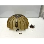 A 1930S AMBER GLASS CLAM SHELL DESIGN THREE SECTION CEILING LIGHT, 34CMS