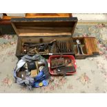 QUANTITY OF ANTIQUE MOULDING PLANES, OTHER TOOLS, MACHINISTS TOOLS, SOME HANDMADE, SOME IN A VINTAGE