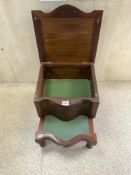 VICTORIAN MAHOGANY SERPENTINE FRONT STEP COMMODE ON TURNED LEGS