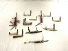 TWELVE VINTAGE POCKET KNIVES - INCLUDES TWO VICTORNOX MULTI KNIVES, HORN HANDLE KNIFE - VENTURE H.
