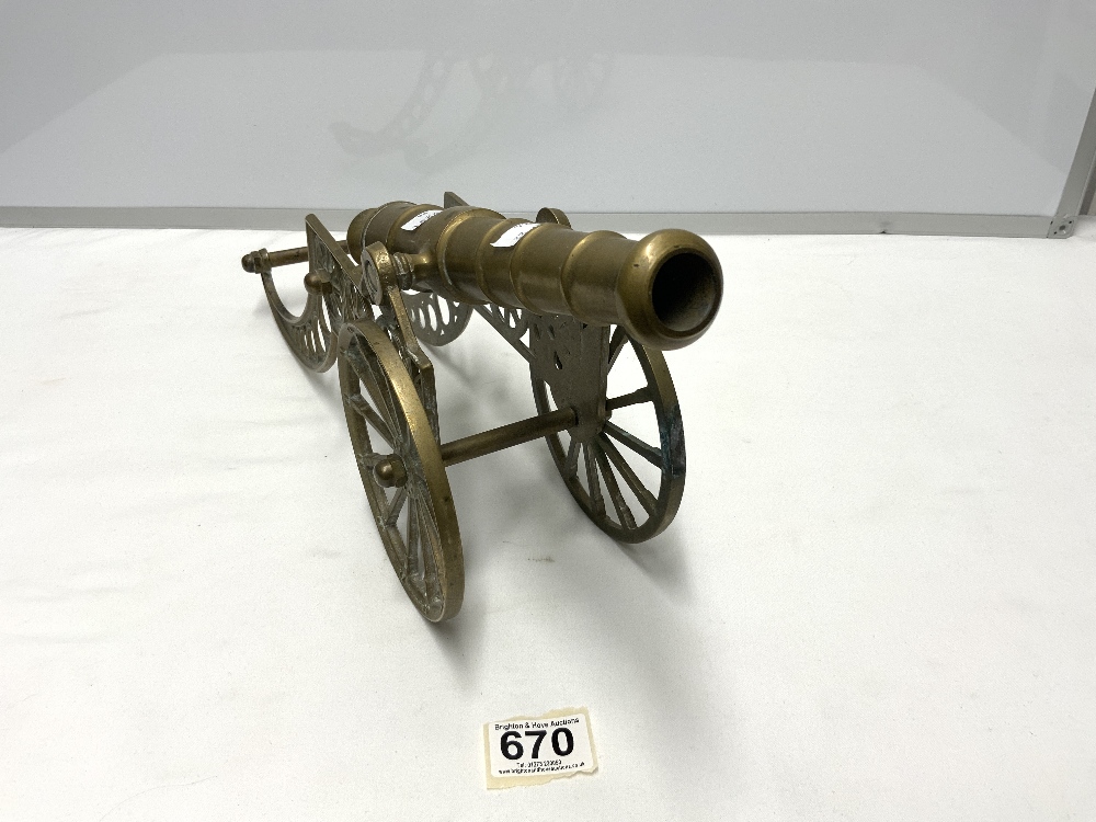 A BRASS CANNON ON CARRIAGE - Image 2 of 3