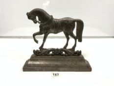 METAL HORSE DOOR STOP, 33 X 28CMS